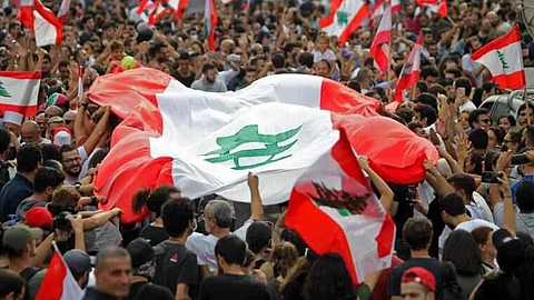 بمحيط البرلمان اللبناني.. إصابة 75 متظاهرًا جراء الاشتباكات مع قوات الأمن