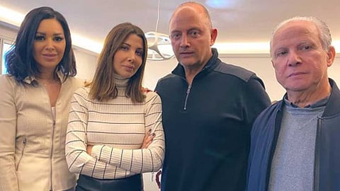 نانسي عجرم تتهم «وزير إعلام مملكة الجبل الأصفر» بتهديد عائلتها بالقتل