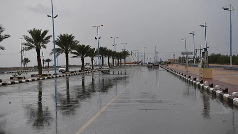 سحب رعدية ممطرة على 5 مناطق خلال الساعات المقبلة