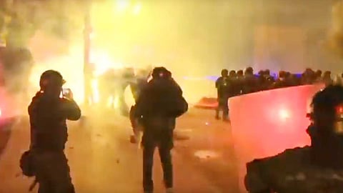 فيديو.. ارتفاع حصيلة المواجهات بين الأمن والمحتجين في بيروت لـ400 مصاب