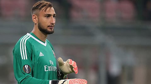 أزمة تلوح في الأفق بين ميلان وحارس مرماه