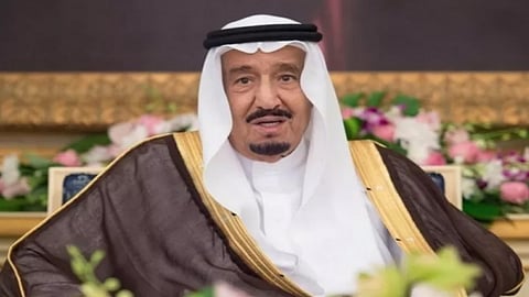 خادم الحرمين يصل مقر الحفل الختامي لمهرجان الملك عبدالعزيز للإبل