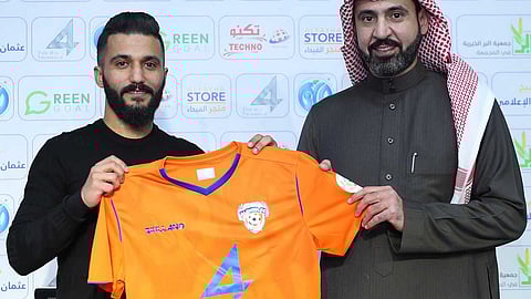 بالصور.. الفيحاء يحصل على خدمات مدافع الشباب