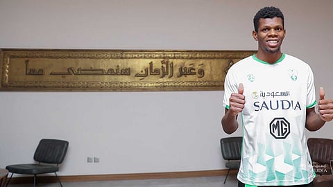 الأهلي يُحصن الربيعي حتى 2024