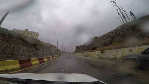 أمطار غزيرة وتساقط البرد ورياح نشطة على 9 مناطق بالمملكة.. خلال ساعات