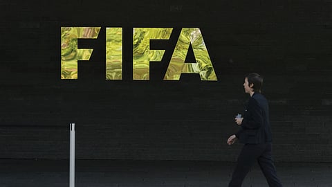 «فيفا» يقبل استقالة الاتحاد العراقي