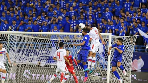 الهلال يتأهب لقبول هدية النصر في أبها