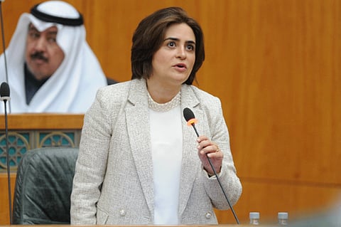 غدير أسيري.. قصة وزيرة كويتية قضت 40 يومًا فقط في الحكومة