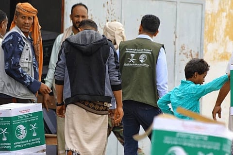بالصور.. «إغاثي الملك سلمان» يواصل توزيع المساعدات في اليمن وباكستان