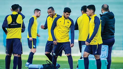 التعاون يعلن قائمة الثلاثي الأجنبي في بطولة آسيا