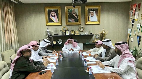 «تقارير الآسيوية» تطيح بمدرب أخضر اليد