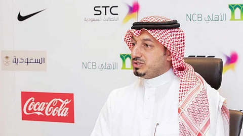 المسحل يعلق على زيادة اللاعبين الأجانب وأزمة التحكيم
