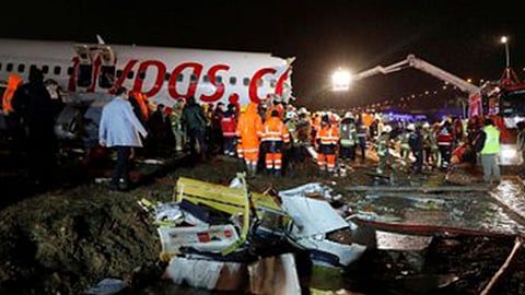 مقتل شخص وإصابة 157 في حادث الطائرة التركية