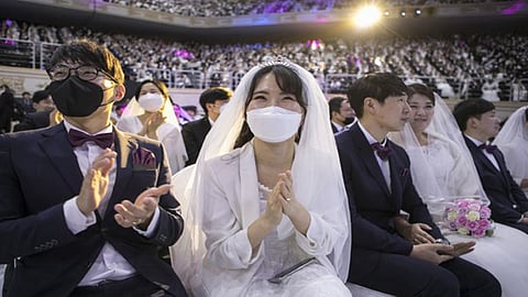 كوريا الجنوبية تتحدى فيروس كورونا بحفل زفاف جماعي حضره 30 ألف شخص