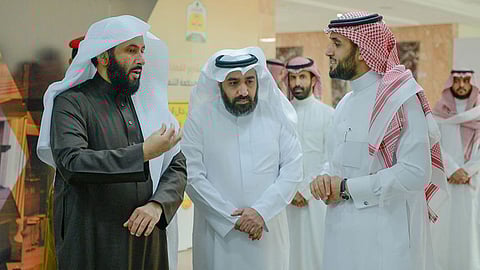 بالصور.. وزير العدل يدشن مركز التواصل الموحد «1950» لخدمة المستفيدين