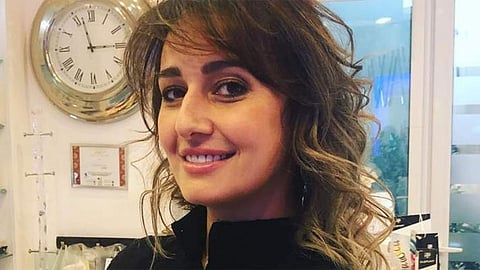 الفنانة حلا شيحة تحصل على دروس في التمثيل