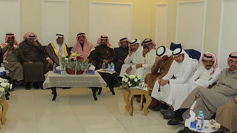 صور تسجل احتفاء عائلة المبارك بتقاعد وتعافي كبيرها «أبورياض»