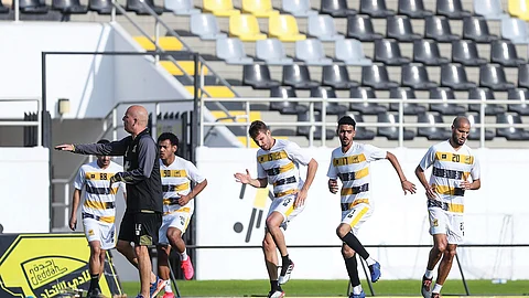 التشكيلة الرسمية للقاء الاتحاد وضمك في دوري المحترفين