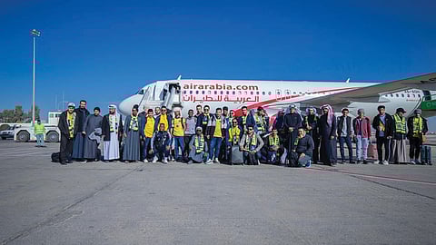 بالصور.. إقلاع طائرة جماهير التعاون إلى الشارقة لمساندة الذئاب