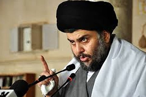 مقتدى الصدر يحل «القبعات الزرق» ويعترف بـ«ضغوط طائفية»