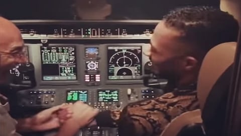 هل تعمد محمد رمضان السخرية من الطيار المصري الموقوف؟