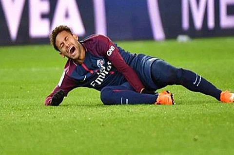 نيمار يثير مخاوف جماهير باريس سان جيرمان قبل موقعة دوري أبطال أوروبا