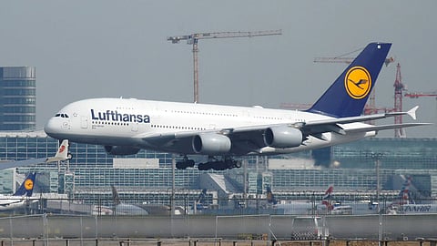 3 دول تمدد تعليق الرحلات الجوية إلى بكين وشنجهاي