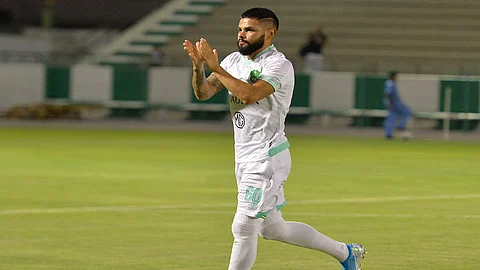 الأهلي يطلب تعليق عقوبة نجمه البرازيلي قبل مواجهة الوحدة