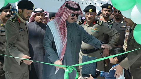 أمير عسير يُدشن معرض حملة «أمنكم وسلامتكم هدفنا»