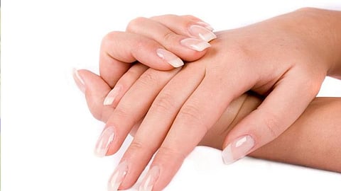 طريقة صحية لمواجهة شيخوخة اليدين وتمتعها بـ«ملمس حريري»