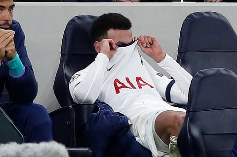 بالفيديو.. بعد واقعة «ديلي ألي».. لاعبون تمردوا على المدربين بسبب التبديلات