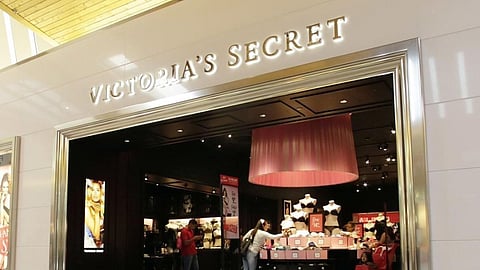 تدهور مبيعات فيكتوريا سيكريت.. وأسهمها تذهب إلى شركتين