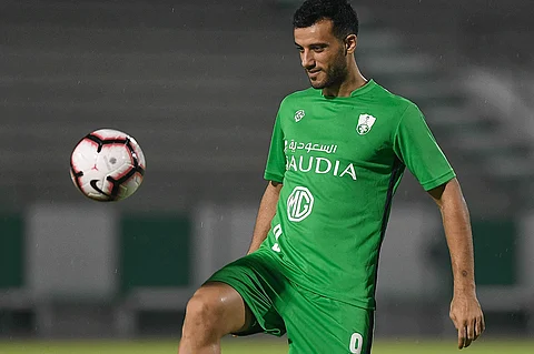 السومة يقود هجوم الأهلي في مواجهة الفتح بالدوري السعودي