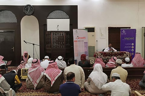بالصور.. «صحة حفر الباطن» تحاضر المصلين عن فيروس كورونا المستجد