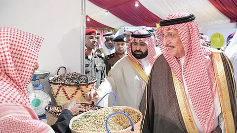 «بن الدائر».. رافد وطن ينتظر التنمية المستدامة