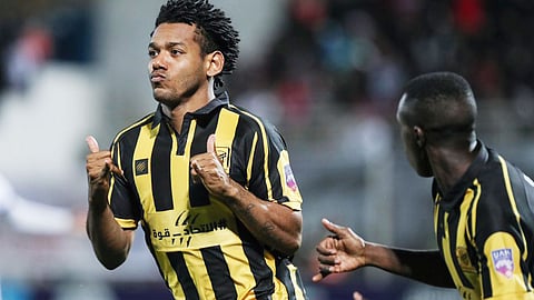 كاريلي يدفع بالقوة الضاربة للاتحاد أمام الهلال في الكلاسيكو
