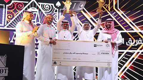 تتويج الثنائي سعود وفهد الشيباني بلقب بطولة شتاء الرياض للبلوت