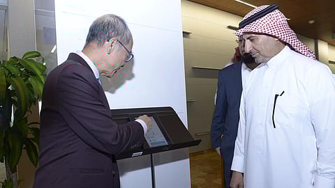 لأول مرة في السعودية.. سابتكو وكاوست تطلقان خدمة التنقل التشاركي