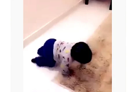 بالفيديو| طفل يسجل «هدف منزلي».. ويحتفل على طريقة جوميز