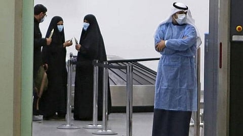 الكويت تسجل 8 إصابات مؤكدة بفيروس كورونا