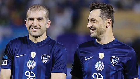 نجم الهلال السابق يكيل المديح إلى مهاجم النصر