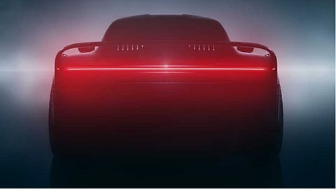 بورشه 911 المخصصة ستحصل على هيكل من ألياف الكربون