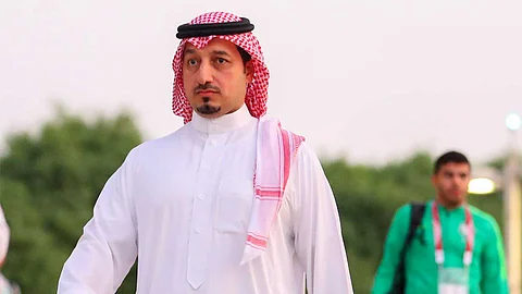 المسحل: لا يمكن جلب حكام لا يخطئون
