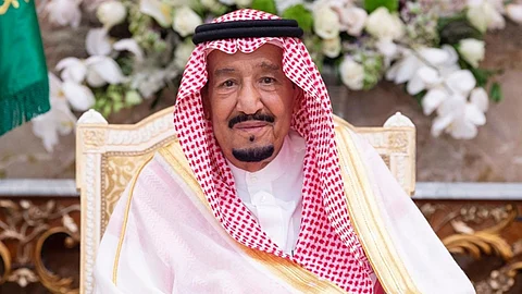 خادم الحرمين يهنئ رئيس مجلس رئاسة البوسنة والهرسك بذكرى استقلال بلاده