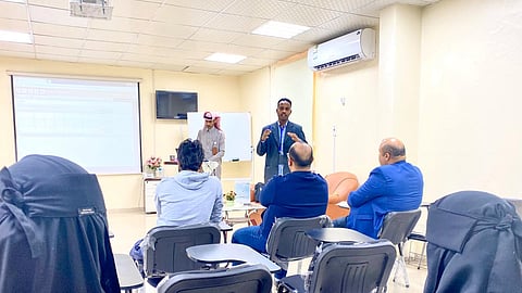 بالصور.. دورة تدريبية بشأن «الإبلاغ الإلكتروني عن كورونا»  بحفر الباطن