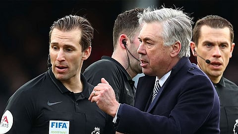 إدانة أنشيلوتي بـ«سوء السلوك» بعد أحداث مباراة إيفرتون ومانشستر يونايتد