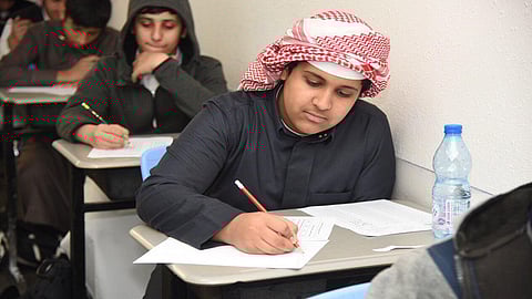 53 ألف طالب وطالبة يؤدون الاختبارات التحصيلية التجريبية بالأحساء