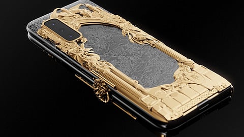 السعر مفاجأة.. شركة تطلق هواتف مرصعة بالذهب والأحجار الكريمة