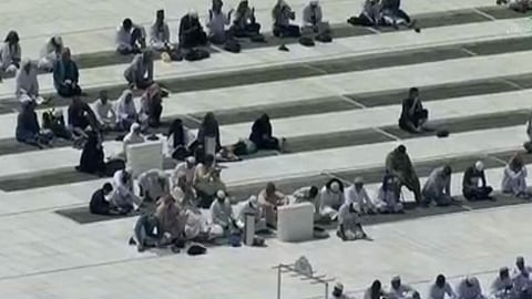 فيديو سجل صلاة الجمعة في الحرم وسط إجراءات وقائية من كورونا