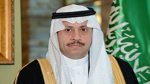 السفير السديري يستمع إلى ملاحظات الطلبة السعوديين الدارسين في الأردن